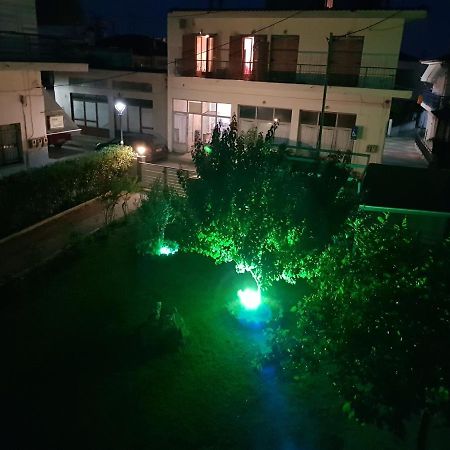 Magdalinos Apartments Nea Skioni Extérieur photo